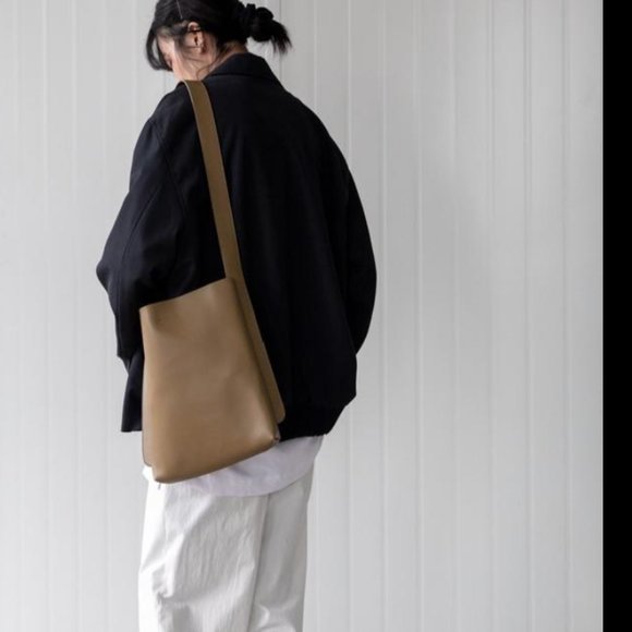 Minimalist Olive Vegan Tote Bag - Picture 3 of 4